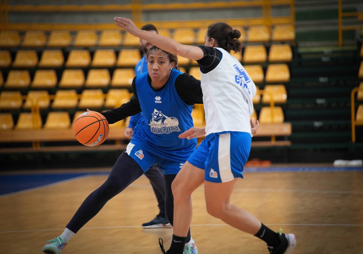 Arella Guirantes y Andrea Vilaró, durante el entrenamiento de este sábado en Würzburg.