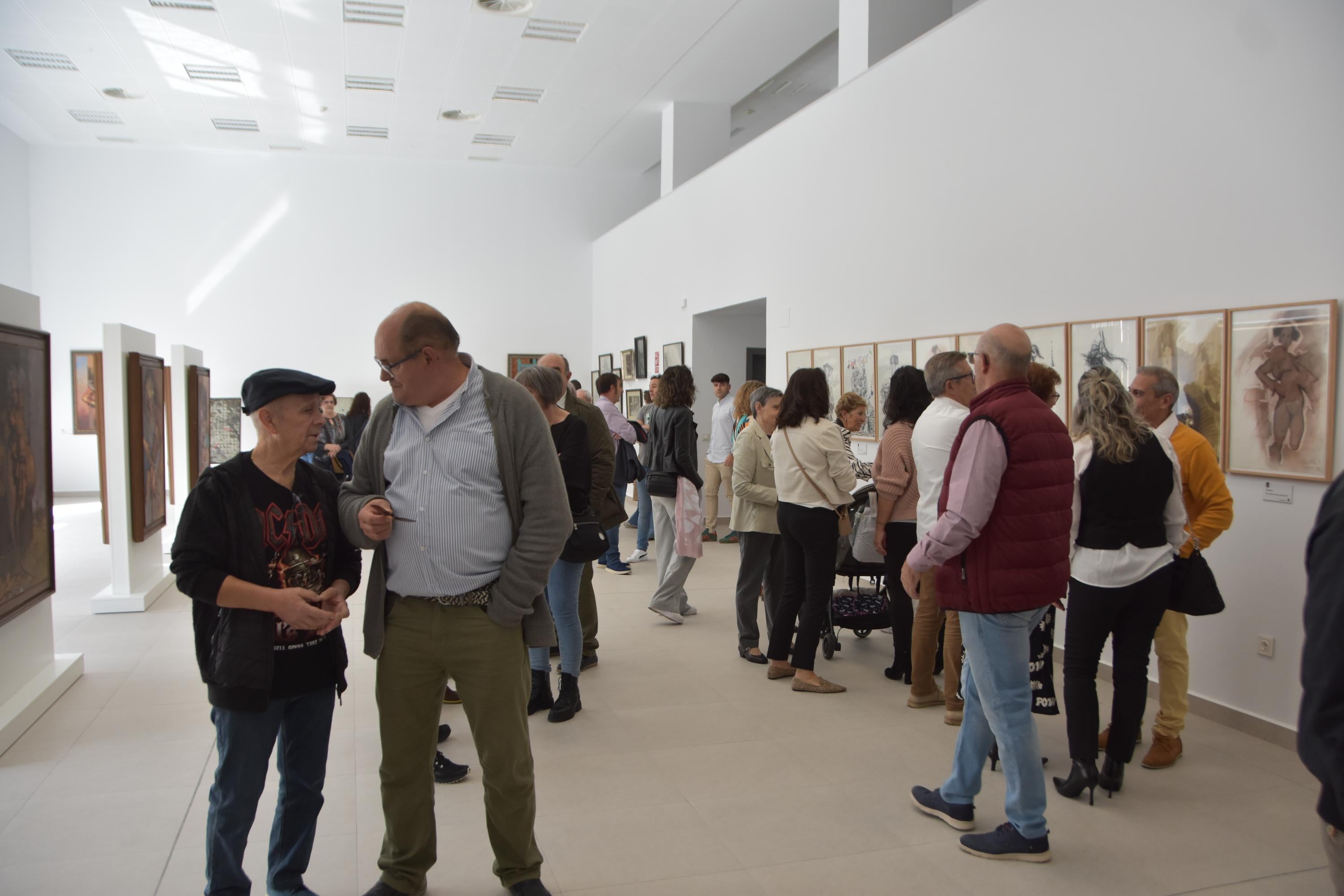 Inaugurada en Alba &#039;Trazos y pinceladas&#039; del artista Cotobal