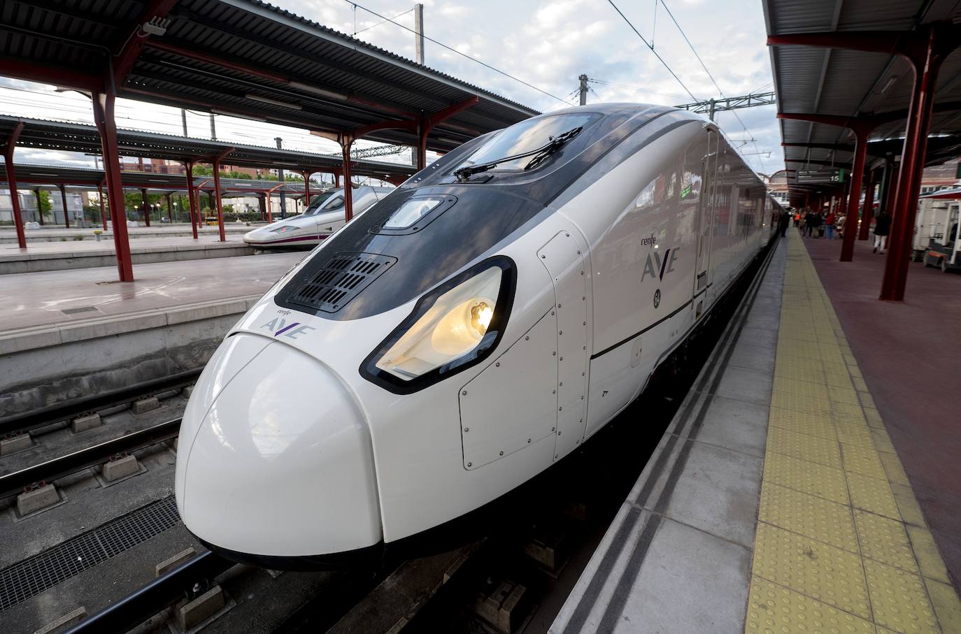 Cancelados 19 trenes entre Madrid, Valencia y Murcia por un descarrilamiento en el túnel de Atocha a Chamartín