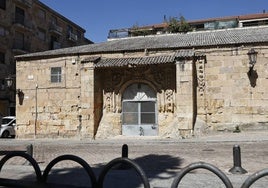 Exterior de la capilla de la Misericordia, en la plaza de San Román.