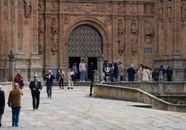 Día otoñal de buen tiempo en la capital.