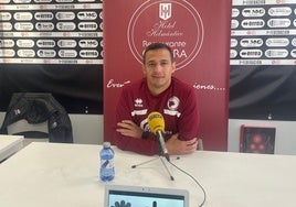 Dani Llácer, instantes antes de comenzar la rueda de prensa en el Reina Sofía.