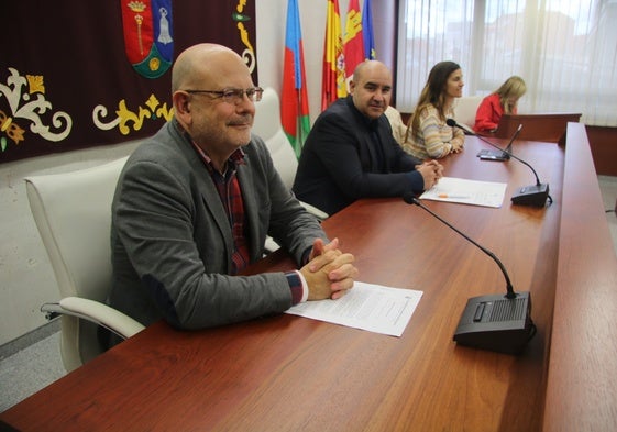 Fernando Martínez, Ventura Recio y Myriam Tobal.