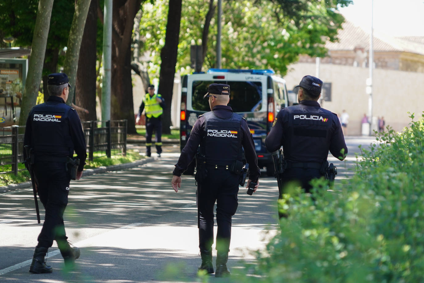 Policías nacionales en en el centro de Salamanca.