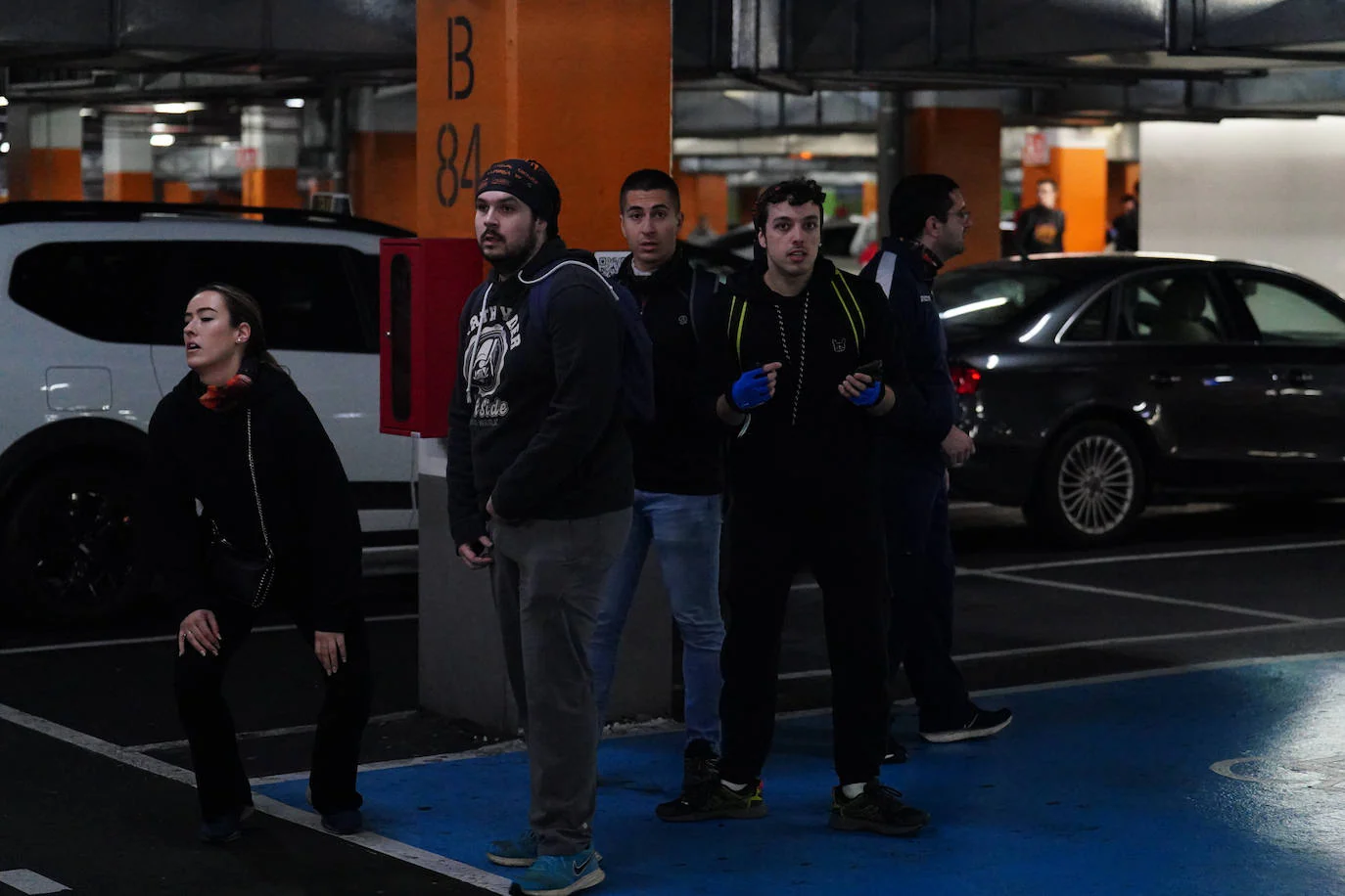 La invasión zombie en el Centro Comercial El Tormes, en imágenes