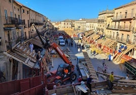 Construcción del coso y los tablaos antes del carnaval de 2024