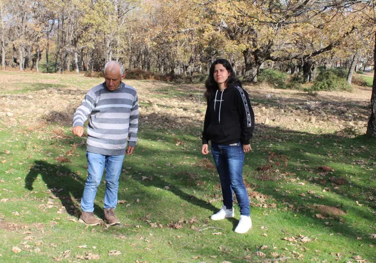 Miguel López y su hija Lara, los dos zahoríes.