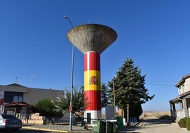 Depósito de agua de la localidad de Calvarrasa de Arriba.