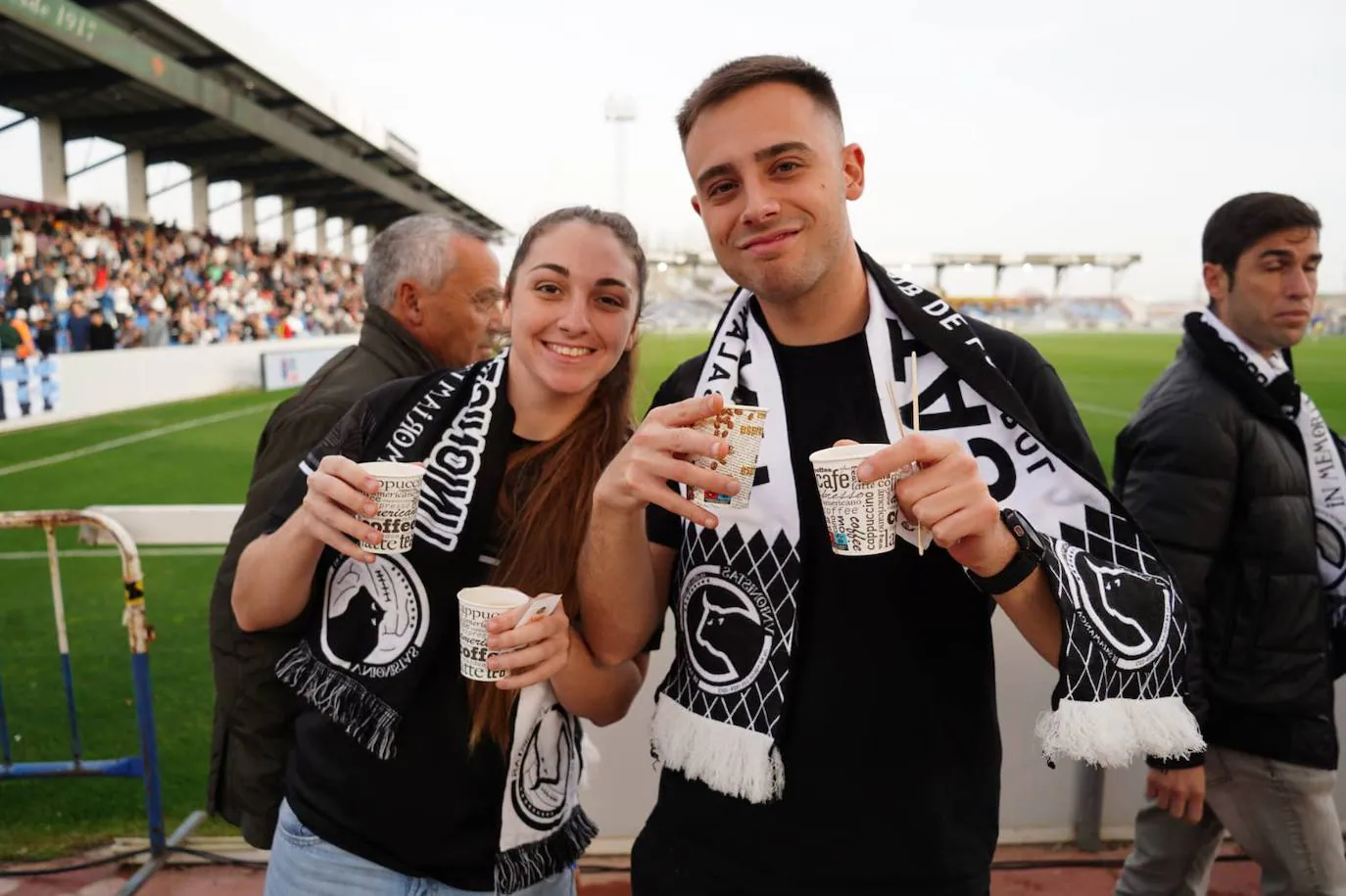 Muchas ganas de impulsar a Unionistas antes de la Copa: búscate en la grada del Reina Sofía ante el Barakaldo