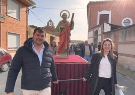 Quintos con San Andrés en la procesión