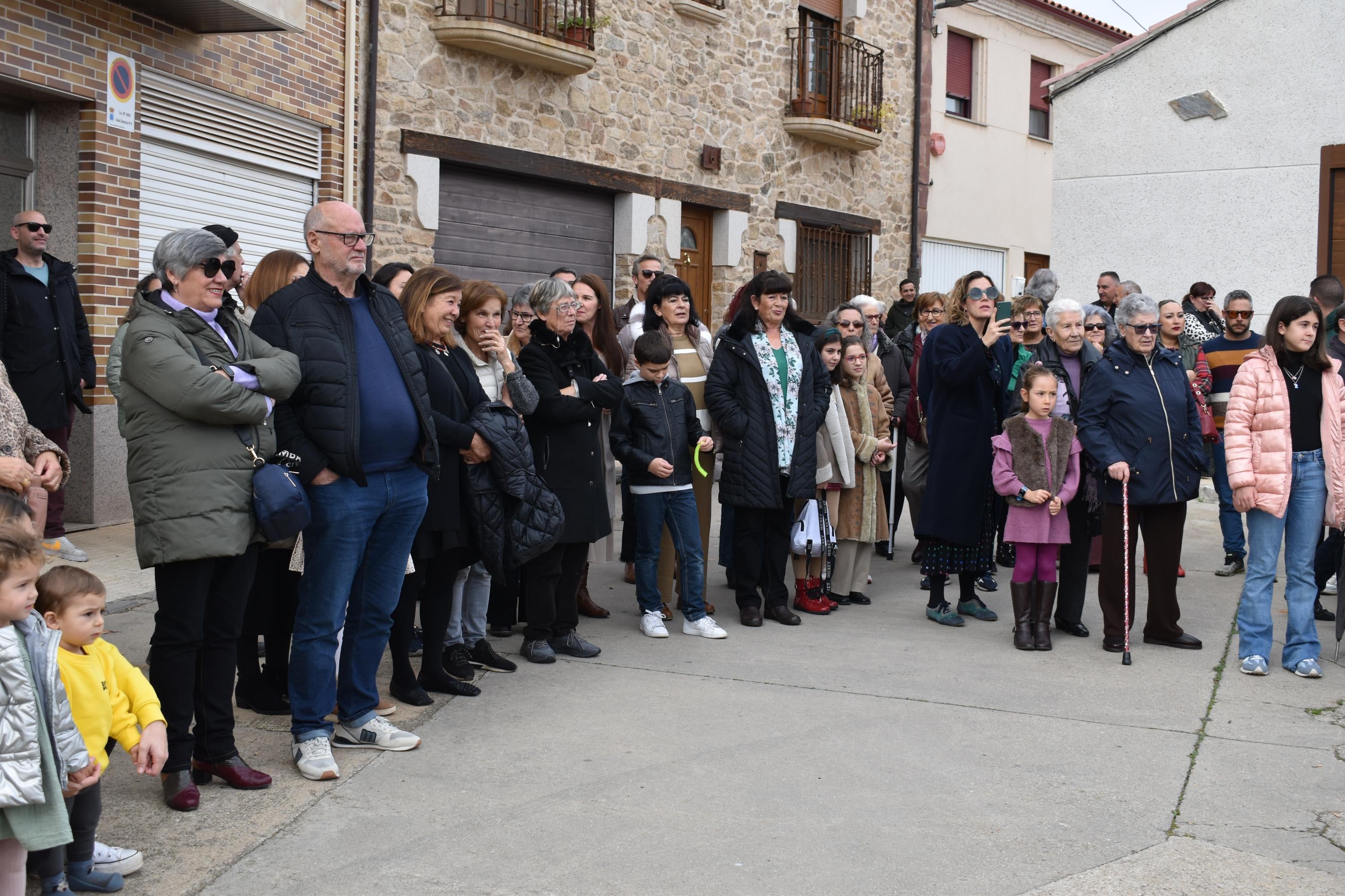 Aldeatejada cierra las fiestas de Santa Bárbara con los bailes de paleos