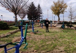 El regidor municipal, David Mingo, en el parque de Las Nieves.