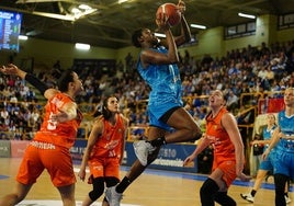 Sika Koné, en el último Avenida-Valencia Basket en Würzburg.