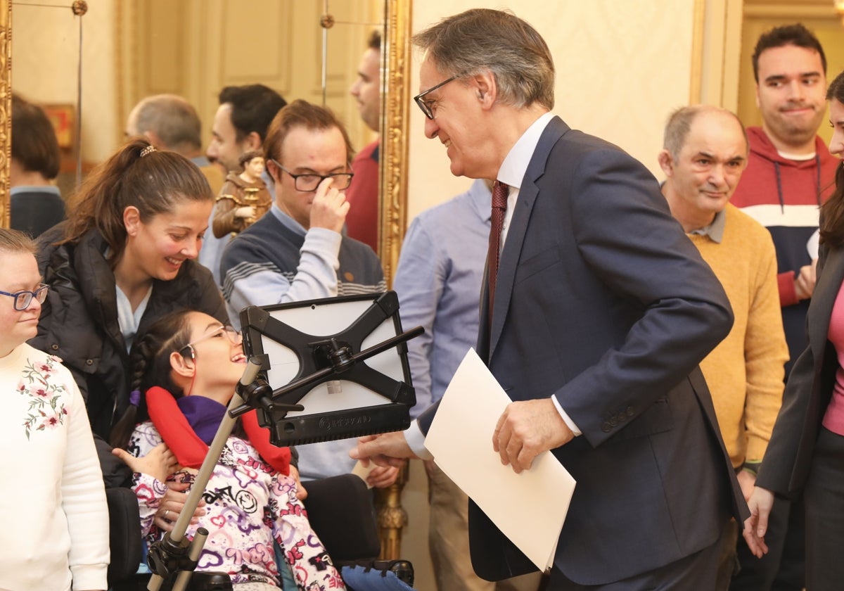 Carlos García Carbayo en el Ayuntamiento durante el acto por el Día Internacional de las Personas con Discapacidad.