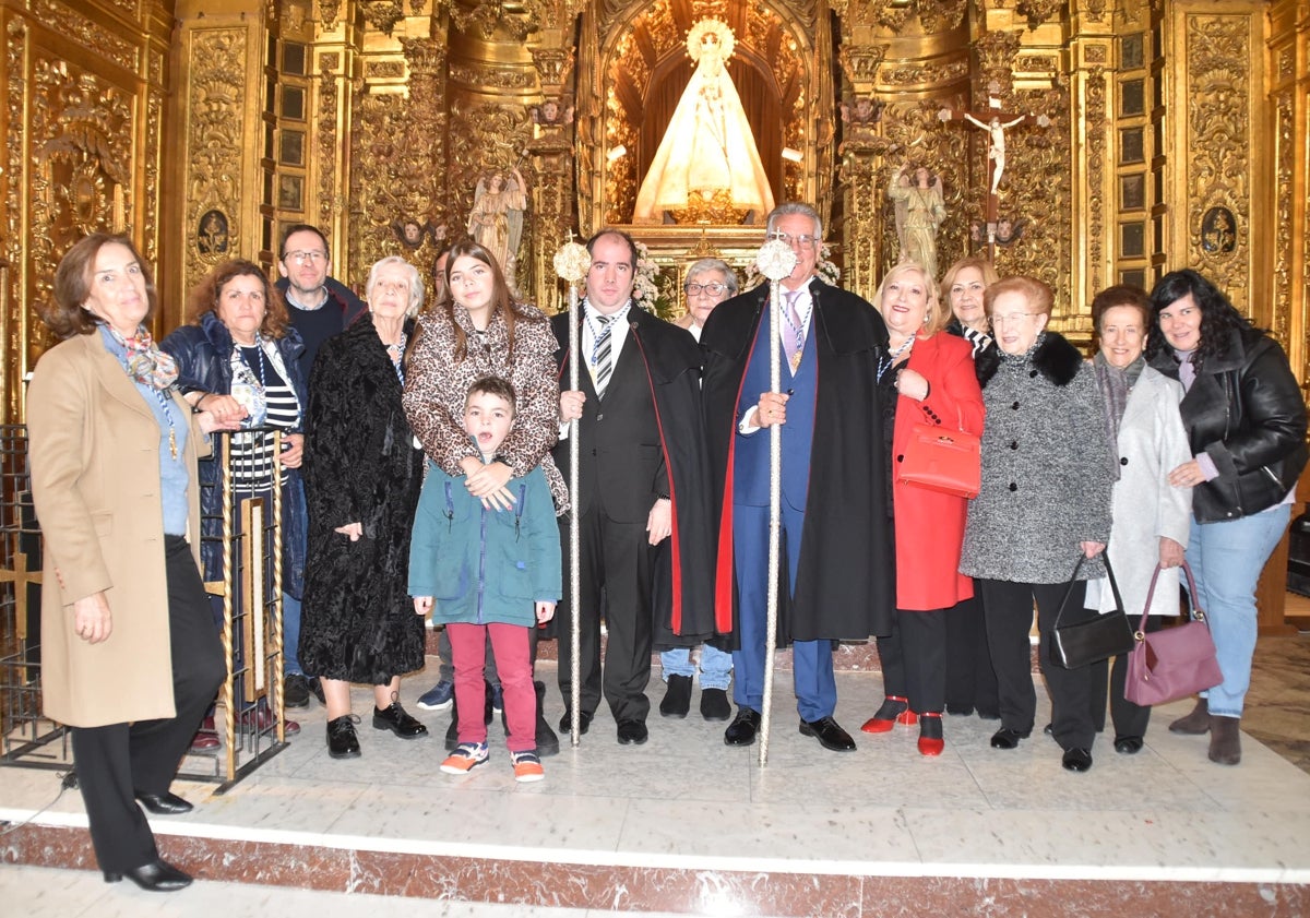 Imagen principal - Imágenes de distintos momentos de la celebración en el santuario de El Castañar.