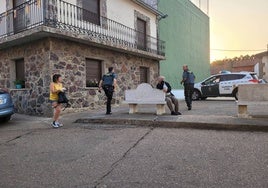 Desalojo de los vecinos de Morasverdes en el incendio de 2022