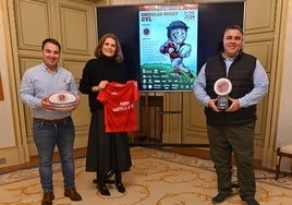 Rubén Baz, Almudena Parres y Matías Gutiérrez, en la presentación en el Ayuntamiento.