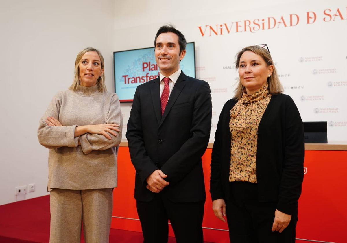 Blanca Ares, Federico Bueno y María Teresa Escribano.