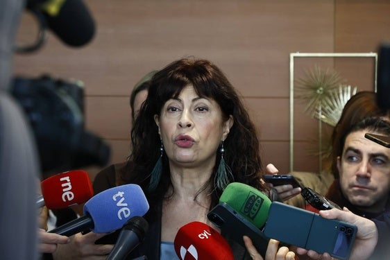 La ministra de Igualdad, Ana Redondo, en el centro de Crisis para atender a mujeres víctimas de agresiones sexuales.