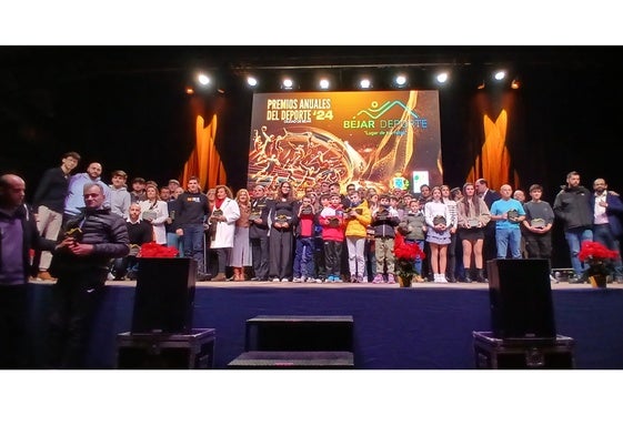 Imagen de galardonados y nominados en la gala del deporte celebrada ayer viernes en Béjar