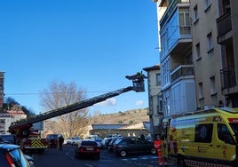 Los Bomberos de la Diputación y una ambulancia del Sacyl en el lugar de los hechos.