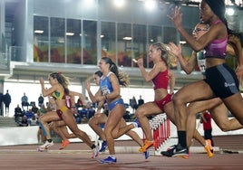 Imagen de una de las pruebas celebradas este sábado en la pista cubierta de La Aldehuela