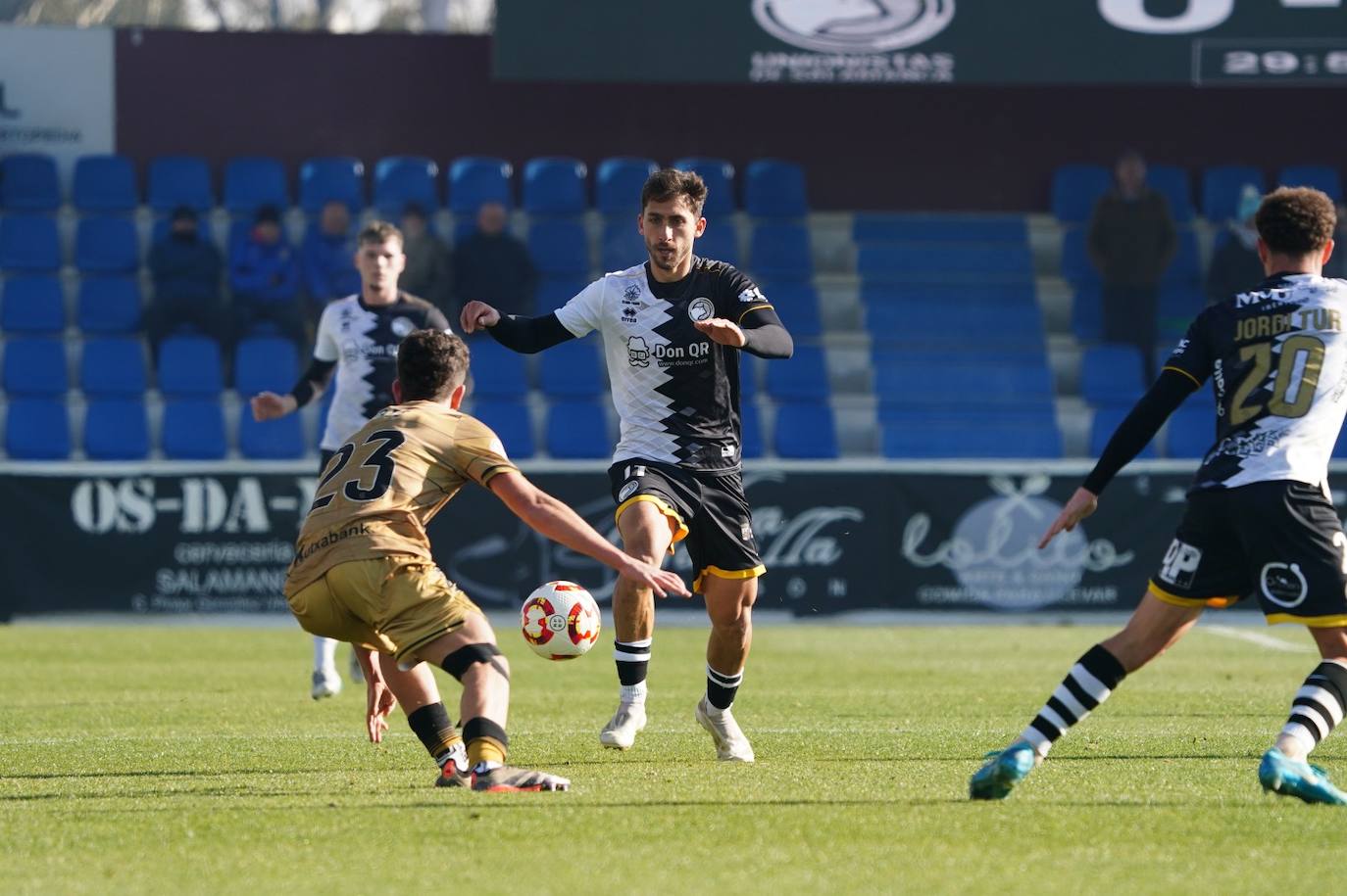 Las mejores imágenes del polémico empate entre Unionistas y la Real Sociedad B este domingo