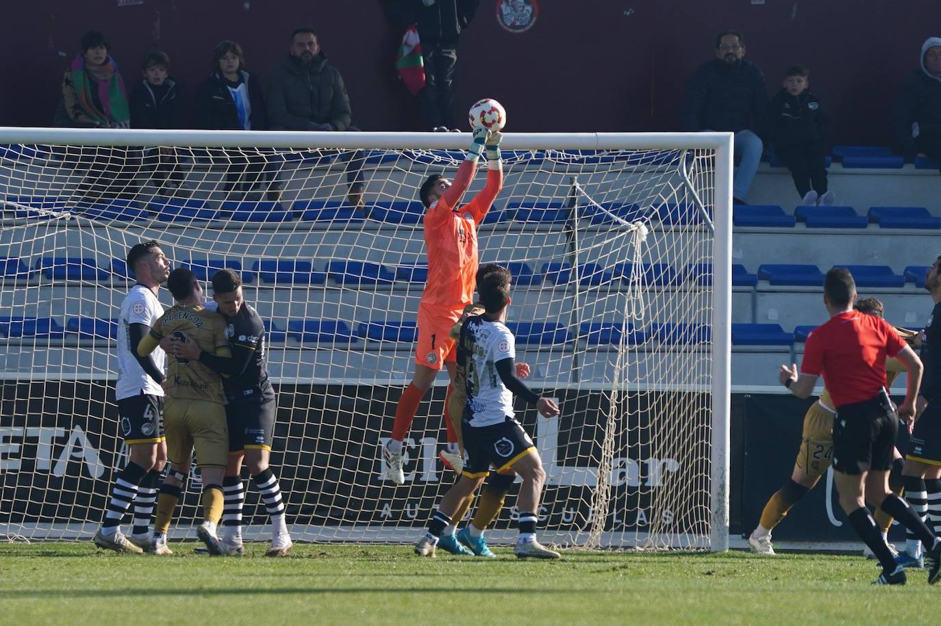 Las mejores imágenes del polémico empate entre Unionistas y la Real Sociedad B este domingo