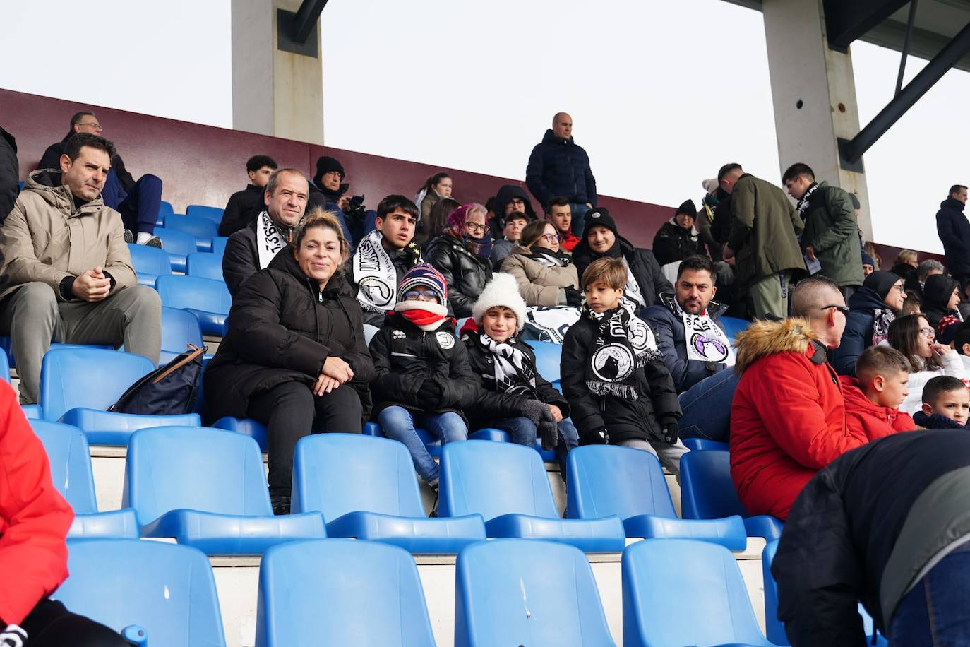 Búscate en la grada del Reina Sofía en el partido entre Unionistas y la Real Sociedad B