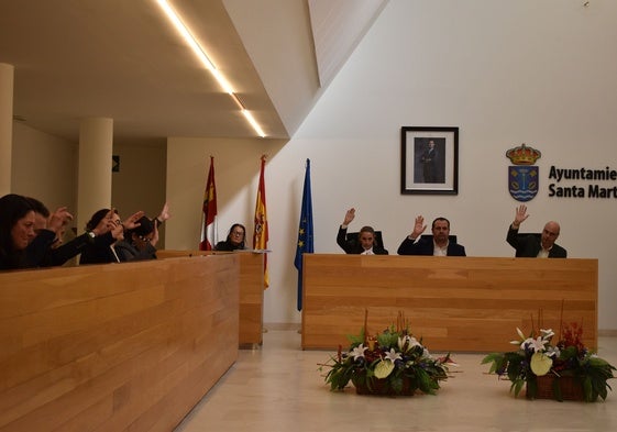 Votación durante el pleno de presupuesto de Santa Marta.