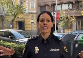 Captura de pantalla del vídeo compartido por la Policía Nacional en su cuenta de Instagram recomendando este gesto.