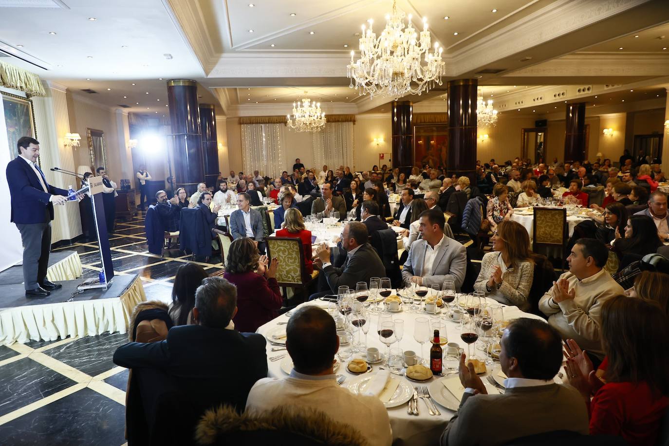 Las mejores imágenes de la comida navideña del Partido Popular de Salamanca