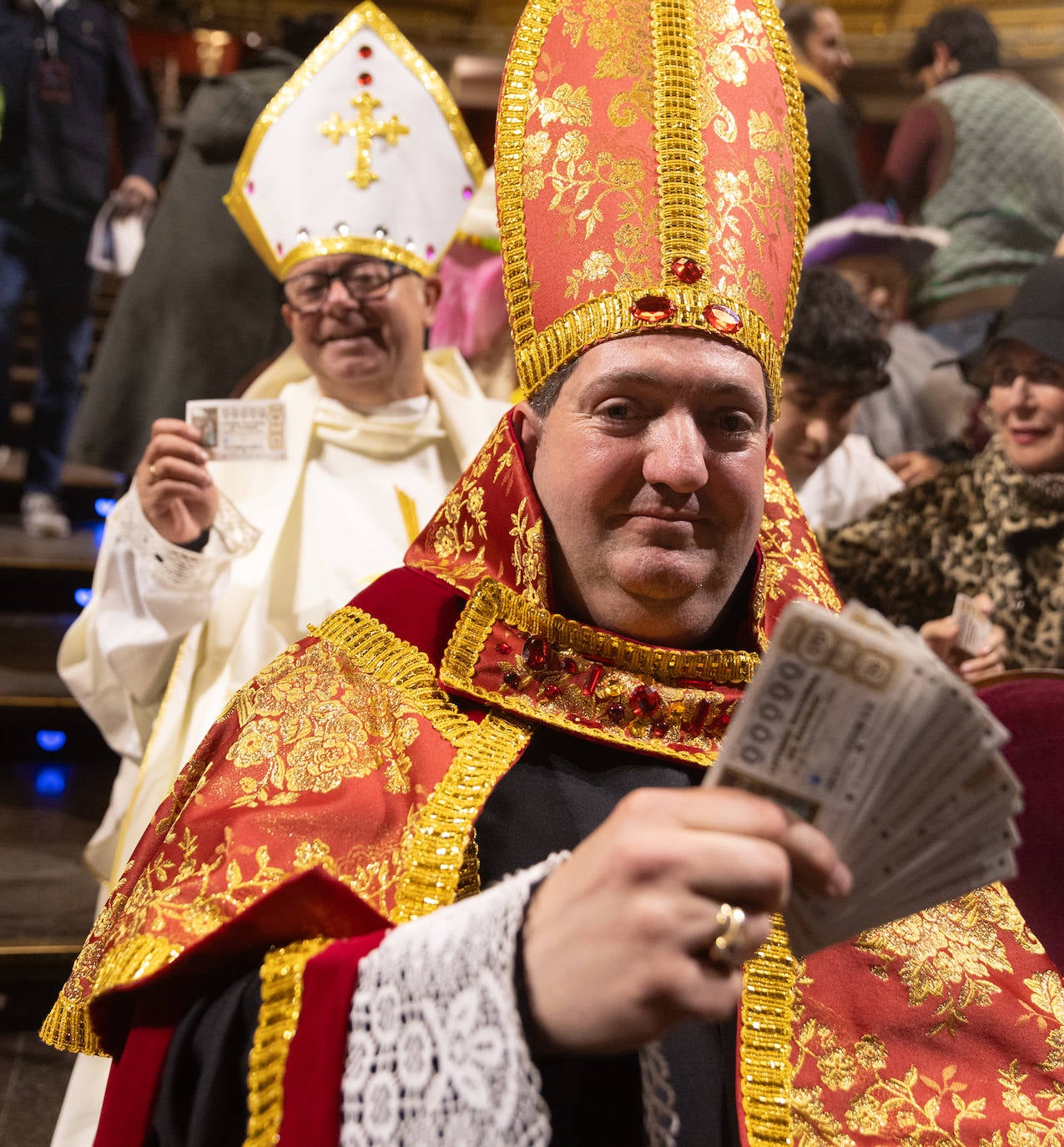 Un gato negro, el &#039;Papa de la Lotería&#039; y la mítica Manoli: las mejores imágenes del sorteo de Navidad 2024: &quot;¡A por el Gordo!&quot;