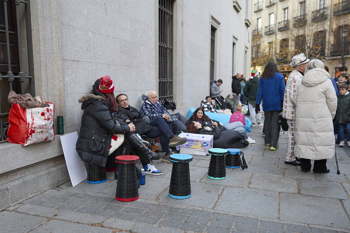 Un gato negro, el &#039;Papa de la Lotería&#039; y la mítica Manoli: las mejores imágenes del sorteo de Navidad 2024: &quot;¡A por el Gordo!&quot;