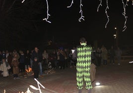 Público frente al atrio de la iglesia durante "La Navidad del Jubileo 2025"