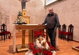 Manuel Muiños, ayer, en la parroquia de Santiago Apóstol de Vilavella-Redondela.