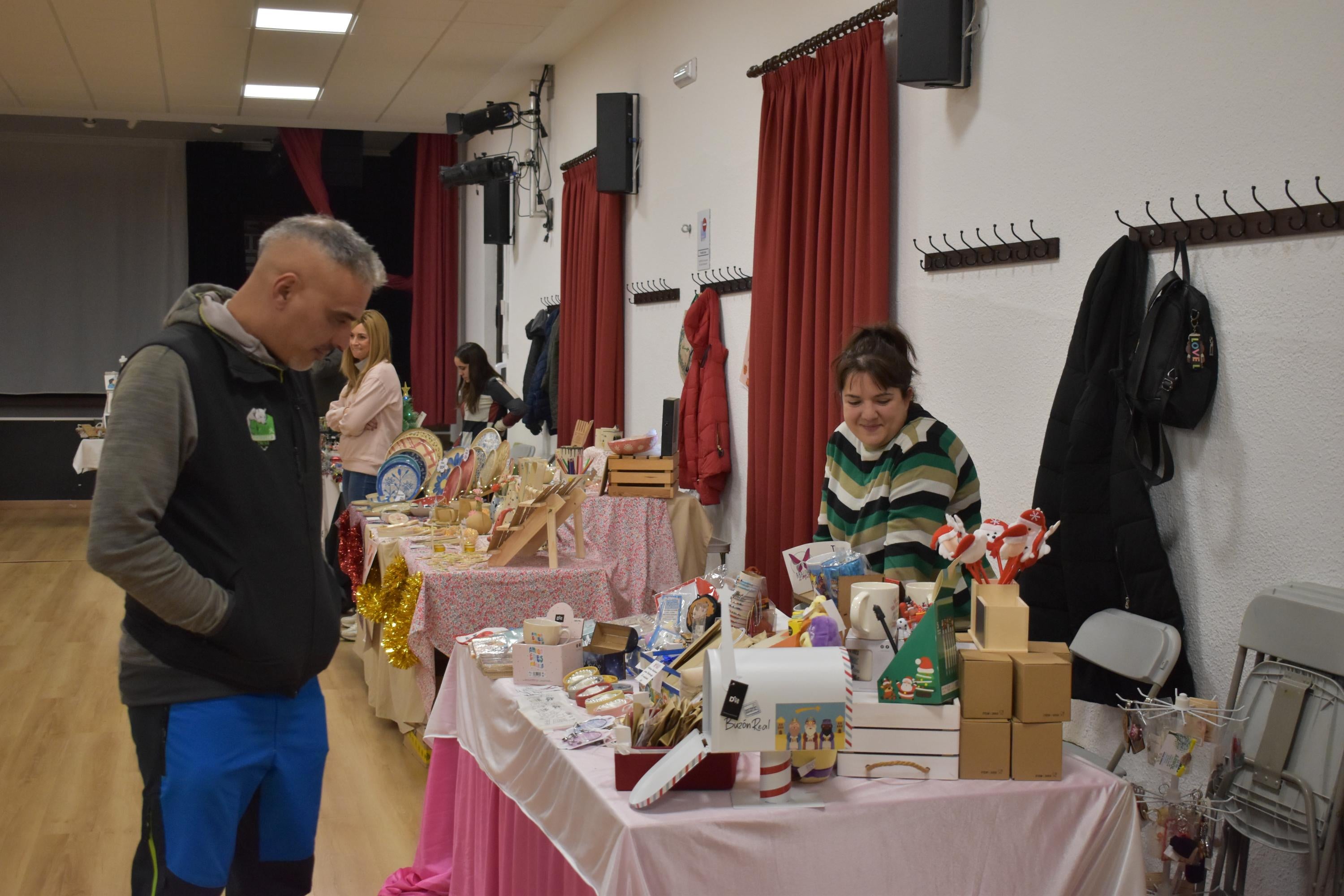 Cita solidaria en el mercado de Castellanos de Moriscos