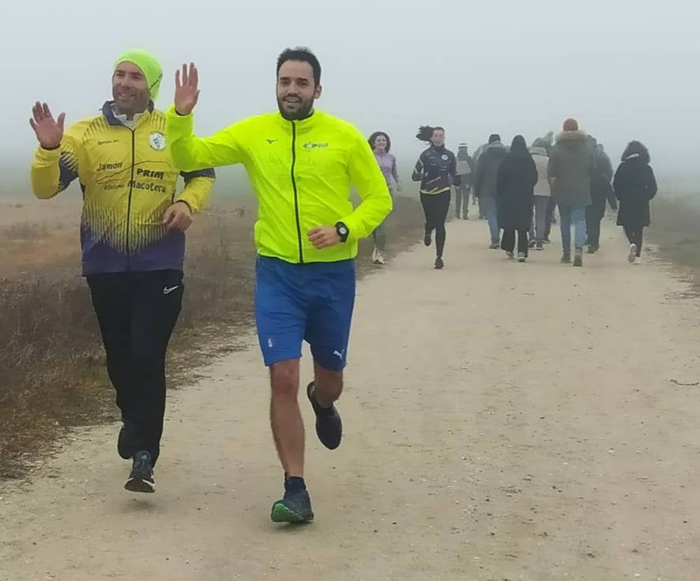 La niebla no frena el gesto de solidaridad atlético de Macotera