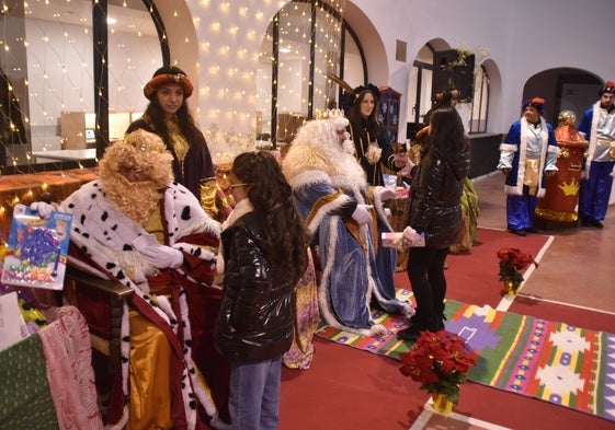 Imagen de los tres Reyes Magos en su visita anticipada a Béjar