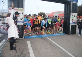 La salida de la carrera de Villares de la Reina en categoría absoluta