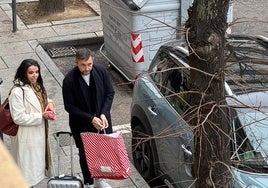 Sarah Pérez Santaolalla y Javier Ruiz, en la Cuesta del Carmen.