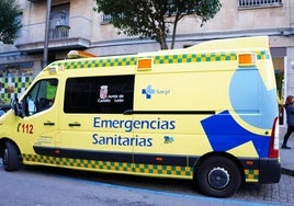 Una ambulancia de Sacyl en Salamanca.