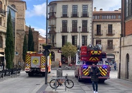 Los Bomberos en la plaza del Mercado.