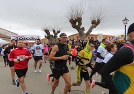 Participantes en la Carrera del Roscón de Paradinas de San Juan