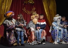 Los Reyes Magos en el Centro de Día de Aldeatejada.