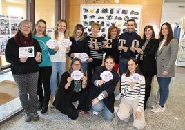 La presentación del reto contó con la participación también de usuarias de la biblioteca.