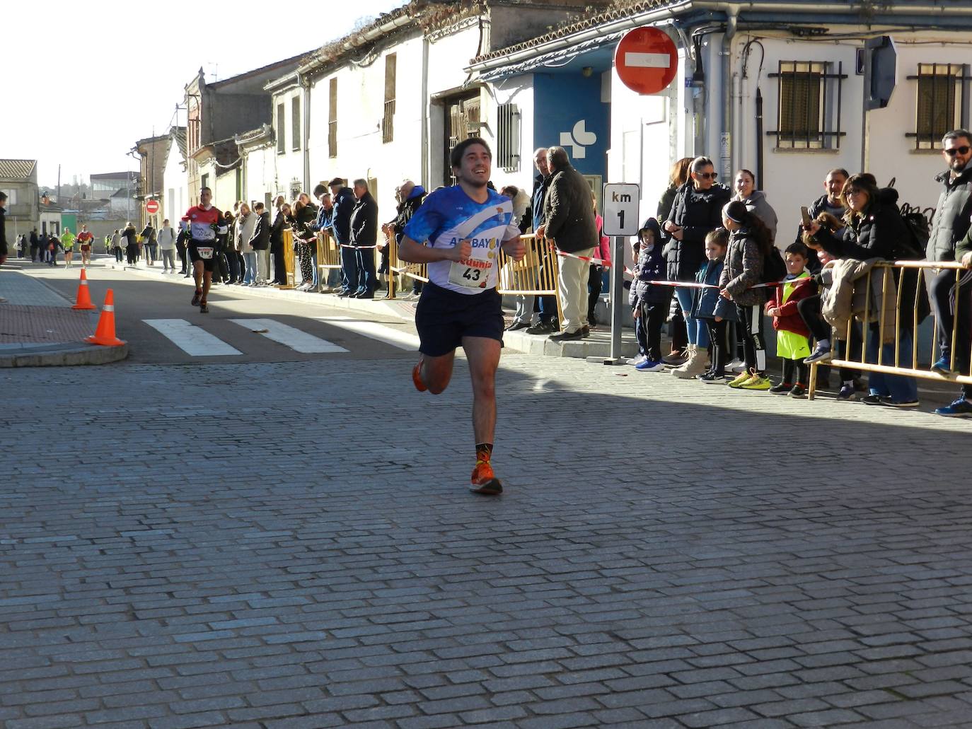 Alberto Bravo y Verónica Sánchez dominan el Cross Popular Pini de Cantalpino