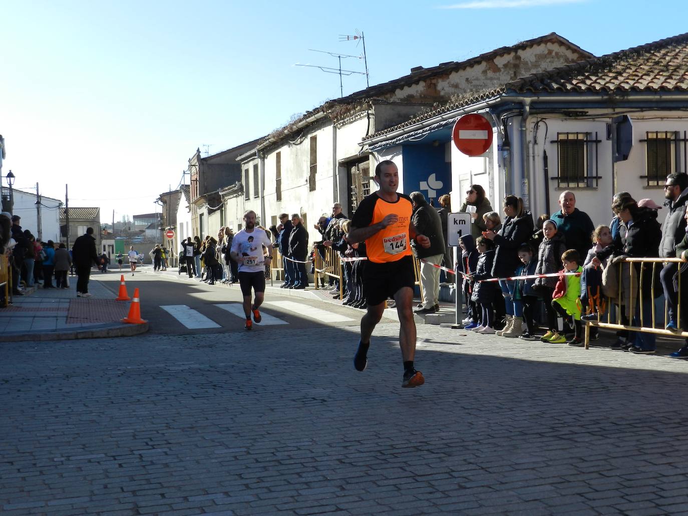 Alberto Bravo y Verónica Sánchez dominan el Cross Popular Pini de Cantalpino