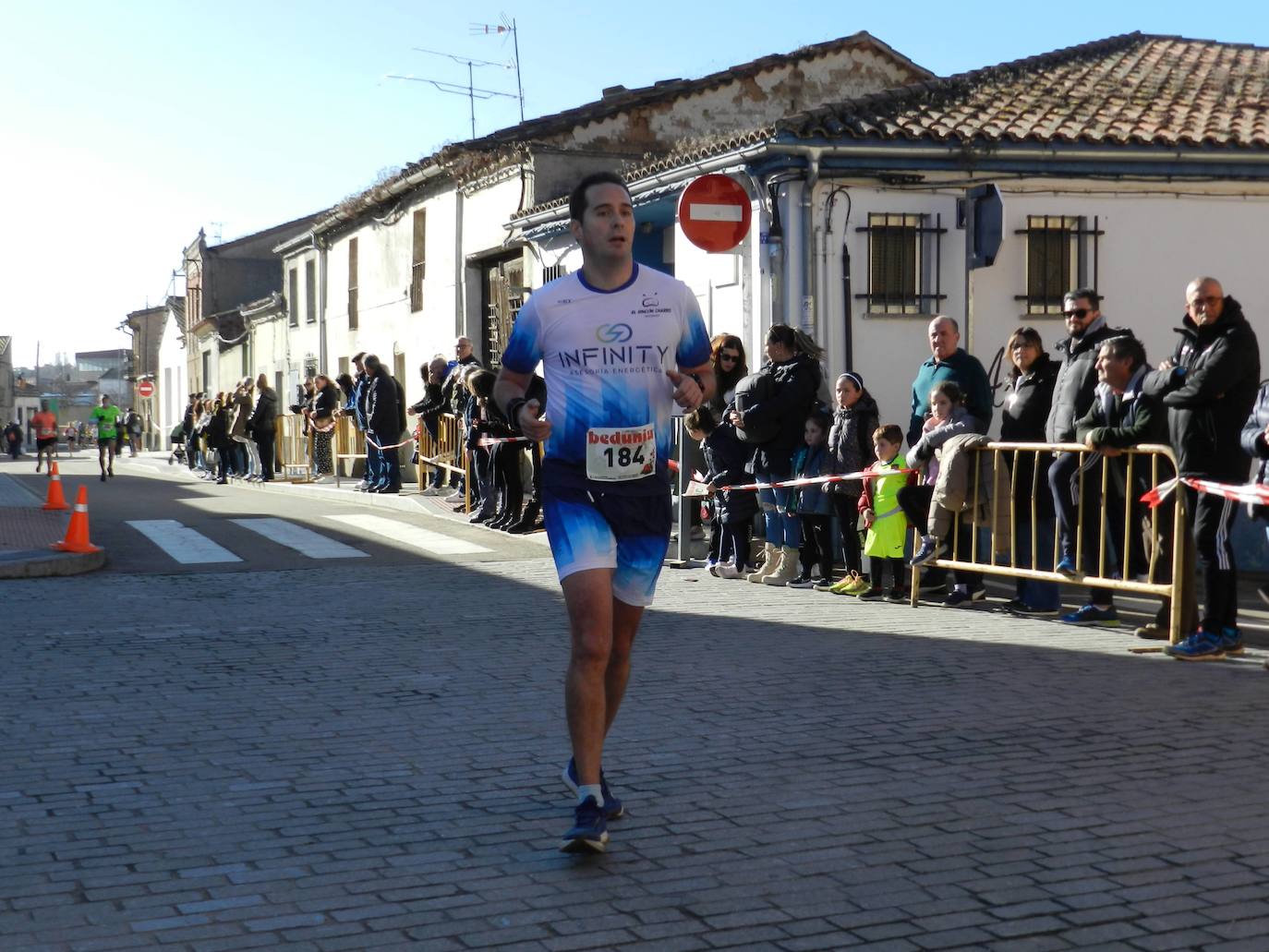 Alberto Bravo y Verónica Sánchez dominan el Cross Popular Pini de Cantalpino