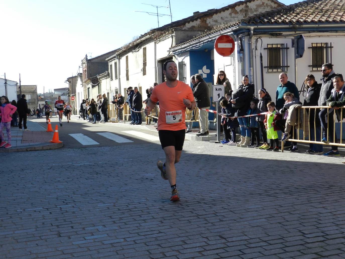 Alberto Bravo y Verónica Sánchez dominan el Cross Popular Pini de Cantalpino